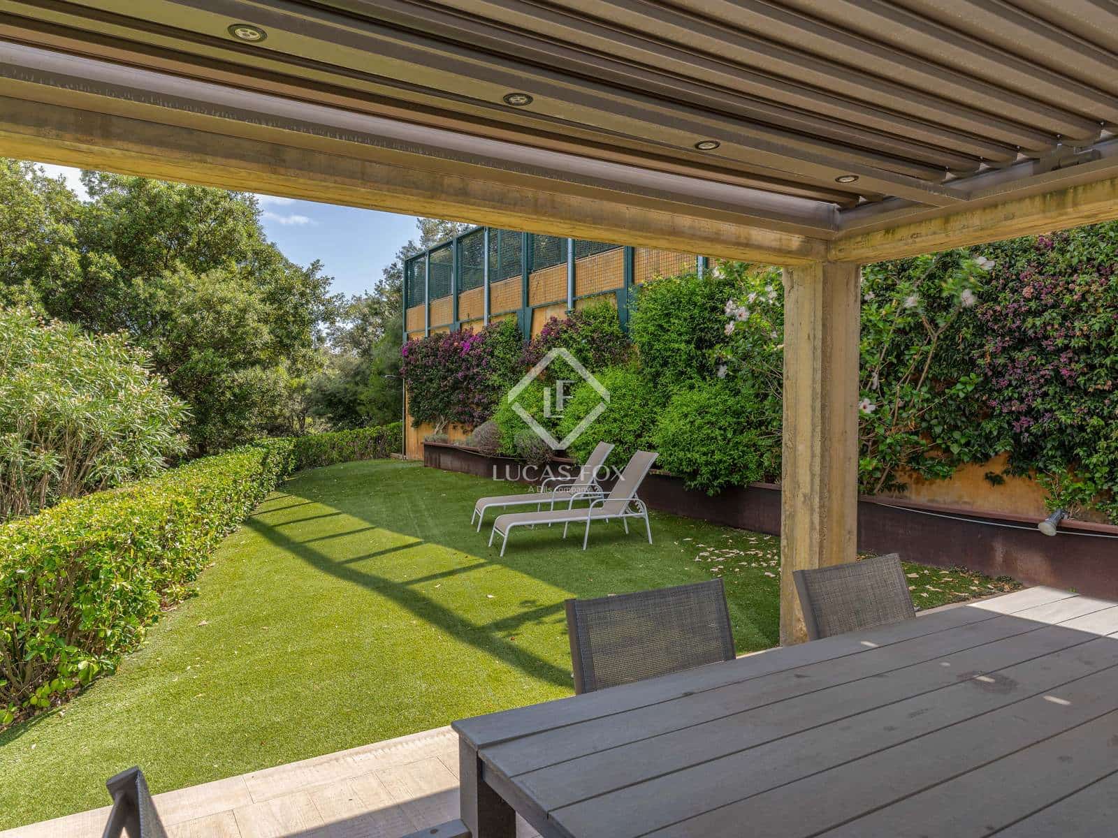 8 bedroom Villa for sale in Sa Riera with pool garage - € 1,850,000 (Ref: 9146209)