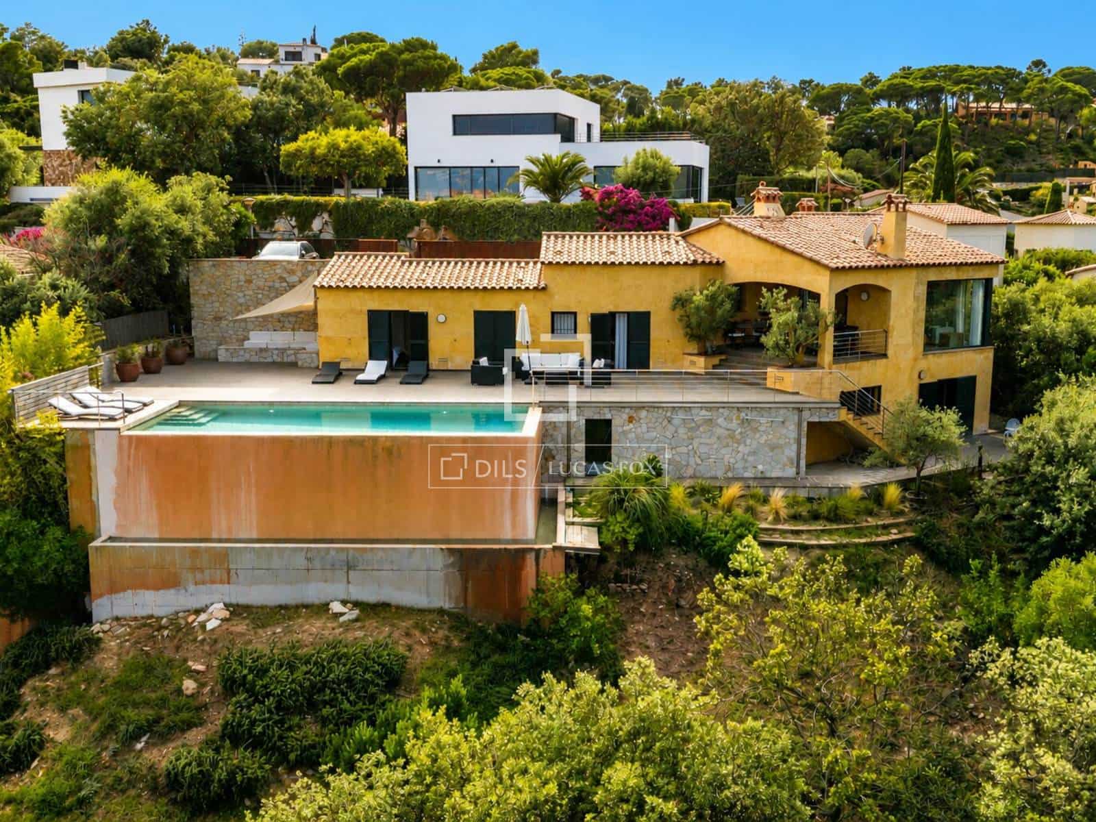 8 soveværelse Villa til salg i Sa Riera med swimmingpool garage - € 1.650.000 (Ref: 9146209)