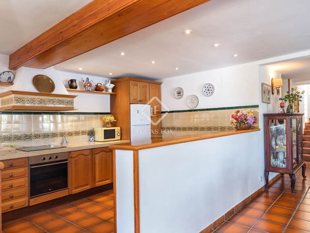 5 bedroom Villa for sale in Tossa de Mar with pool garage - € 735,000 (Ref: 9146502)