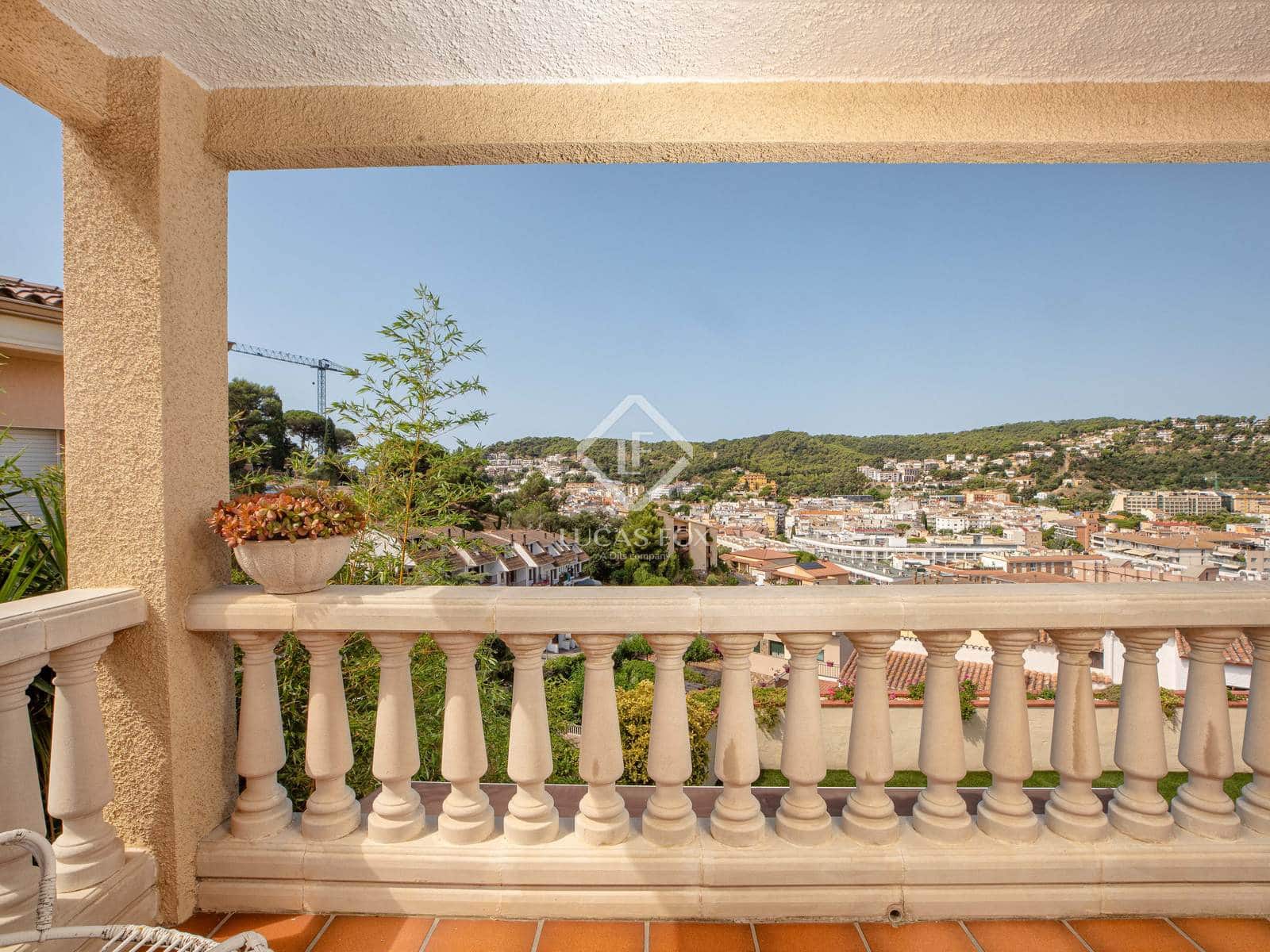 5 soverom Villa til salgs i Tossa de Mar med svømmebasseng garasje - € 735 000 (Ref: 9146502)