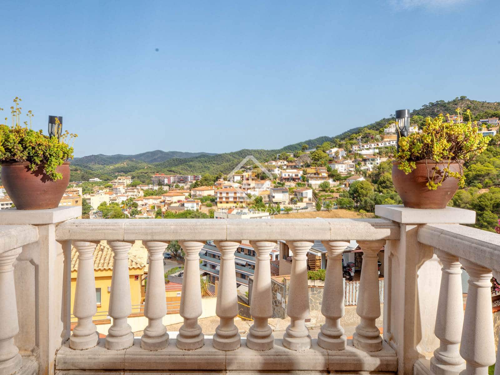 5 soverom Villa til salgs i Tossa de Mar med svømmebasseng garasje - € 735 000 (Ref: 9146502)