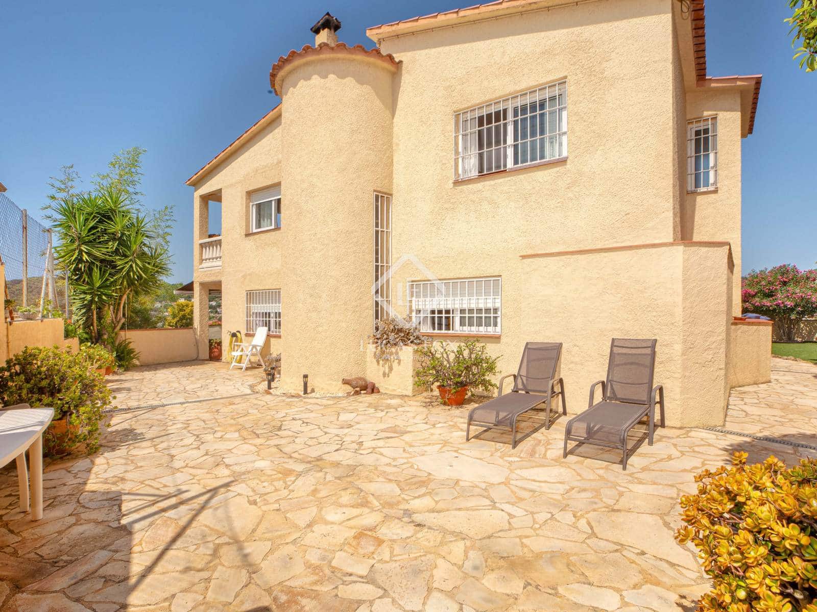 5 soverom Villa til salgs i Tossa de Mar med svømmebasseng garasje - € 735 000 (Ref: 9146502)