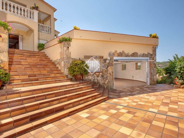 5 bedroom Villa for sale in Tossa de Mar with pool garage - € 735,000 (Ref: 9146502)