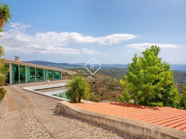 6 slaapkamer Villa te koop in Platja d'Aro, Castell-Platja d'Aro met zwembad garage - € 1.650.000 (Ref: 9149734)