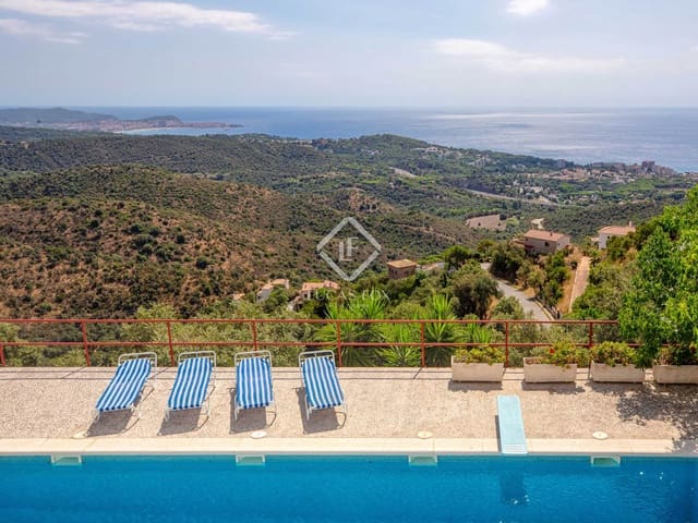 6 slaapkamer Villa te koop in Platja d'Aro, Castell-Platja d'Aro met zwembad garage - € 1.650.000 (Ref: 9149734)