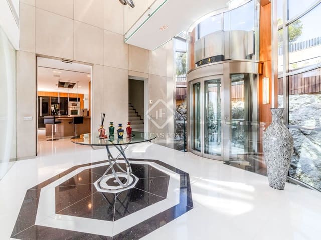 5 bedroom Villa for sale in Sitges with pool garage - € 7,500,000 (Ref: 9153215)