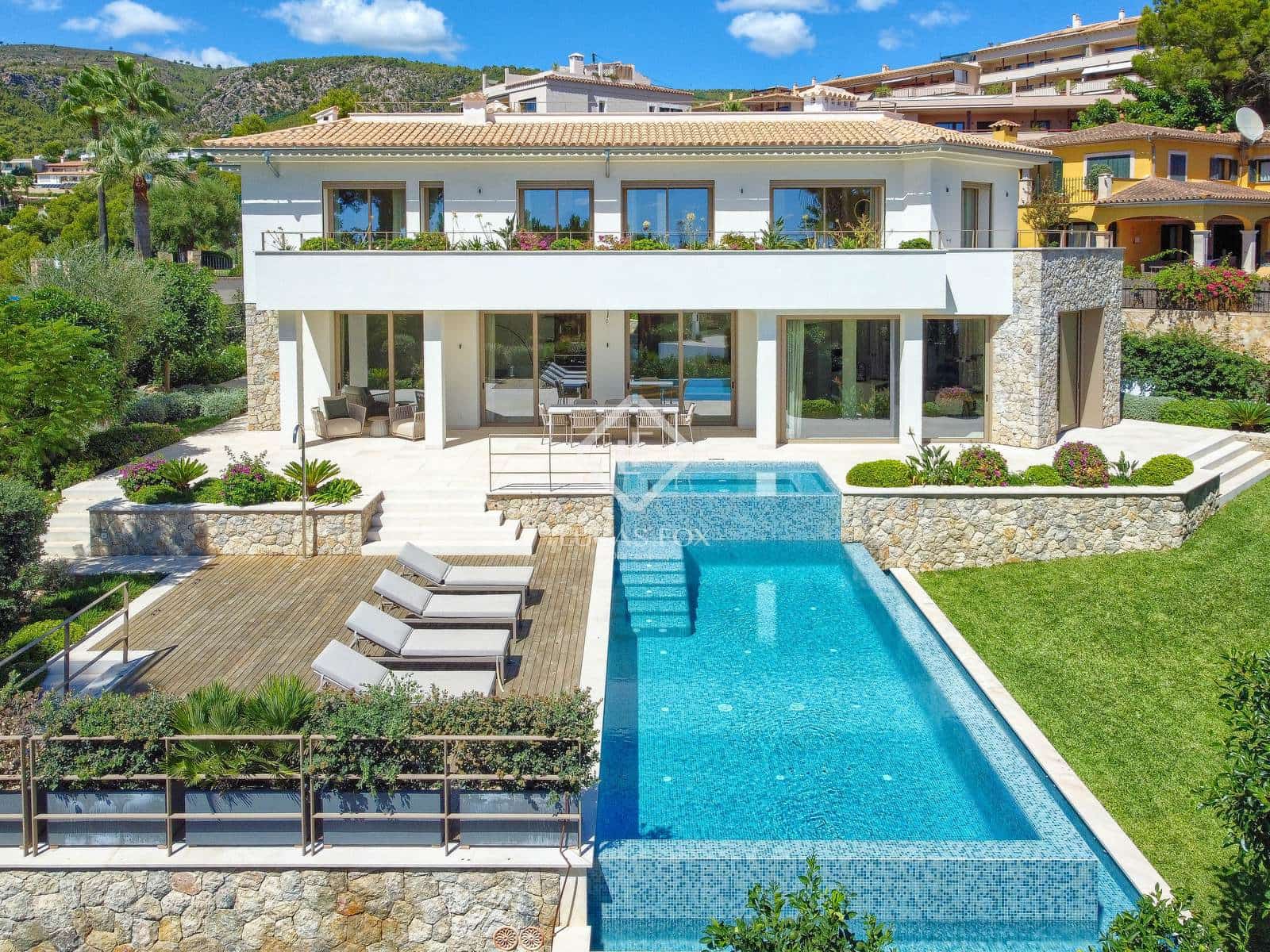 4 soveværelse Villa til salg i Bendinat med swimmingpool garage - € 7.200.000 (Ref: 9153217)