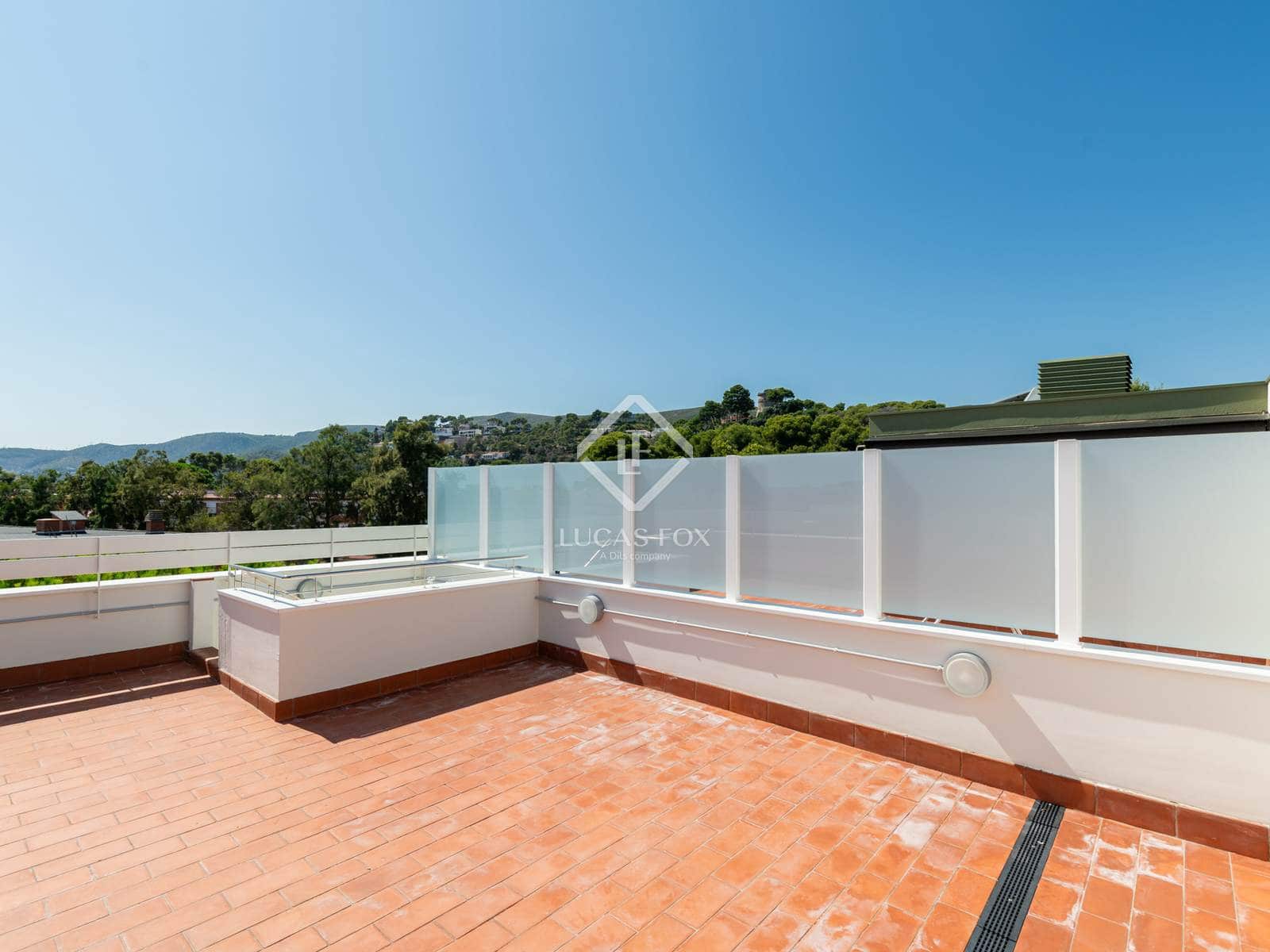 2 sypialnia Apartament do wynajęcia w Castelldefels z basenem garażem - 3 000 € (Ref: 9153288)