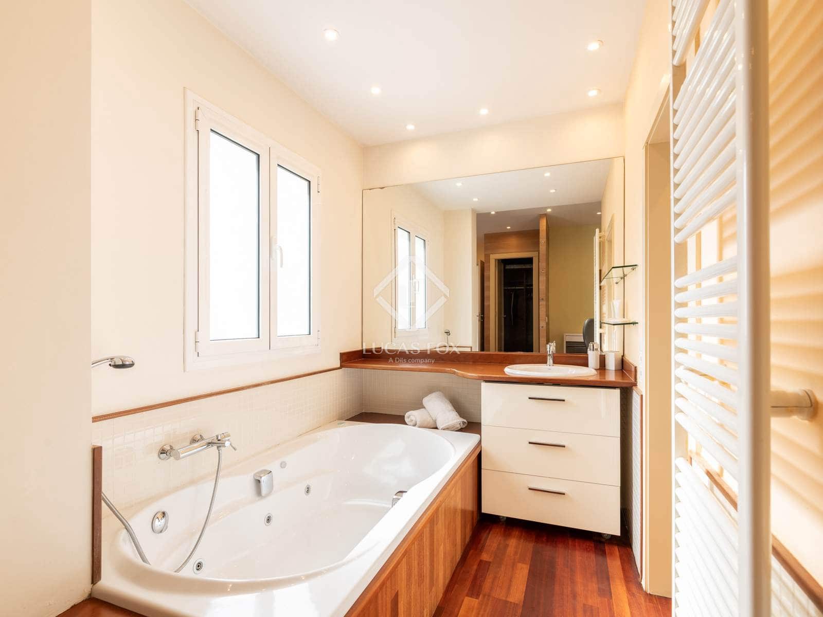 4 sypialnia Willa do wynajęcia w Castelldefels z basenem garażem - 5 500 € (Ref: 9153289)