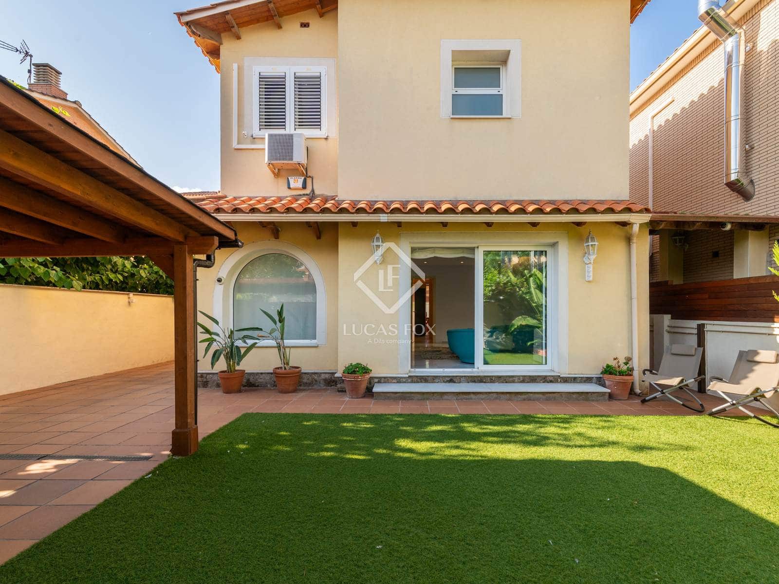 4 sypialnia Willa do wynajęcia w Castelldefels z basenem garażem - 5 500 € (Ref: 9153289)