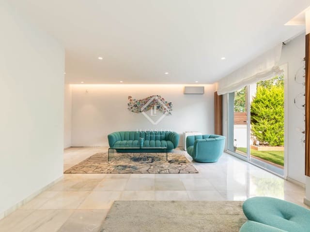 4 bedroom Villa for rent in Castelldefels with pool garage - € 5,500 (Ref: 9153289)