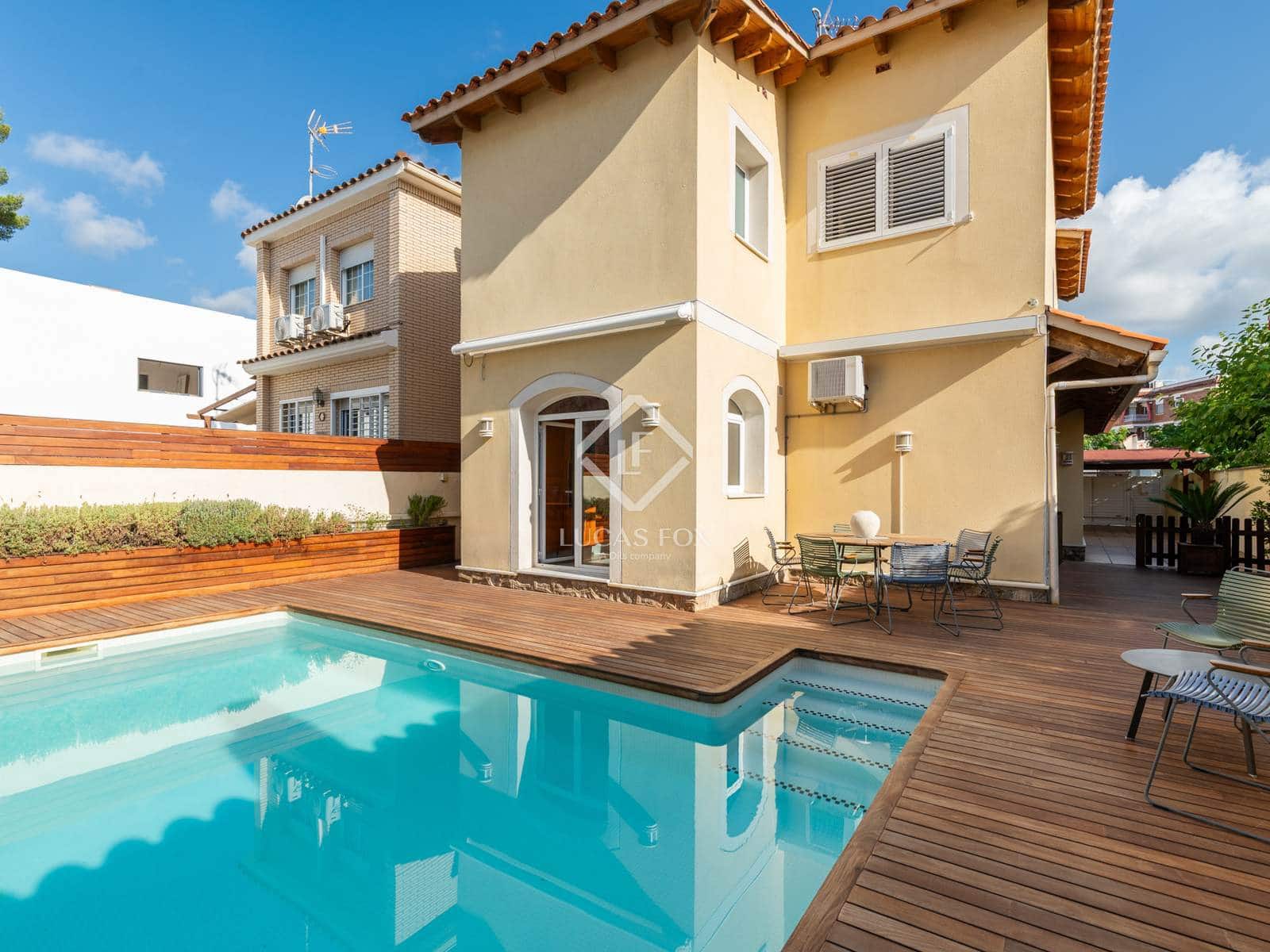 4 sypialnia Willa do wynajęcia w Castelldefels z basenem garażem - 5 500 € (Ref: 9153289)