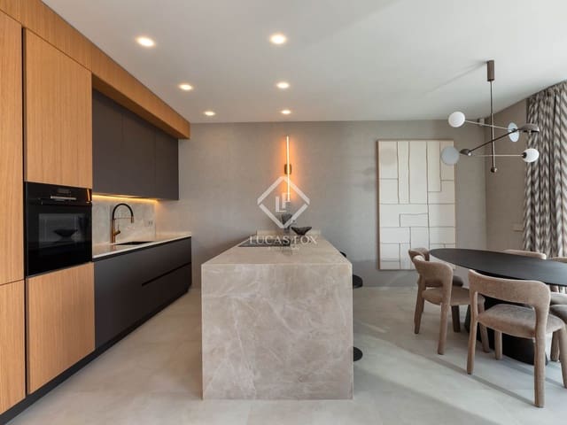 4 soveværelse Villa til salg i Lloret de Mar med swimmingpool garage - € 1.350.000 (Ref: 9156250)