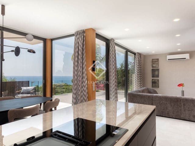 4 soveværelse Villa til salg i Lloret de Mar med swimmingpool garage - € 1.350.000 (Ref: 9156250)