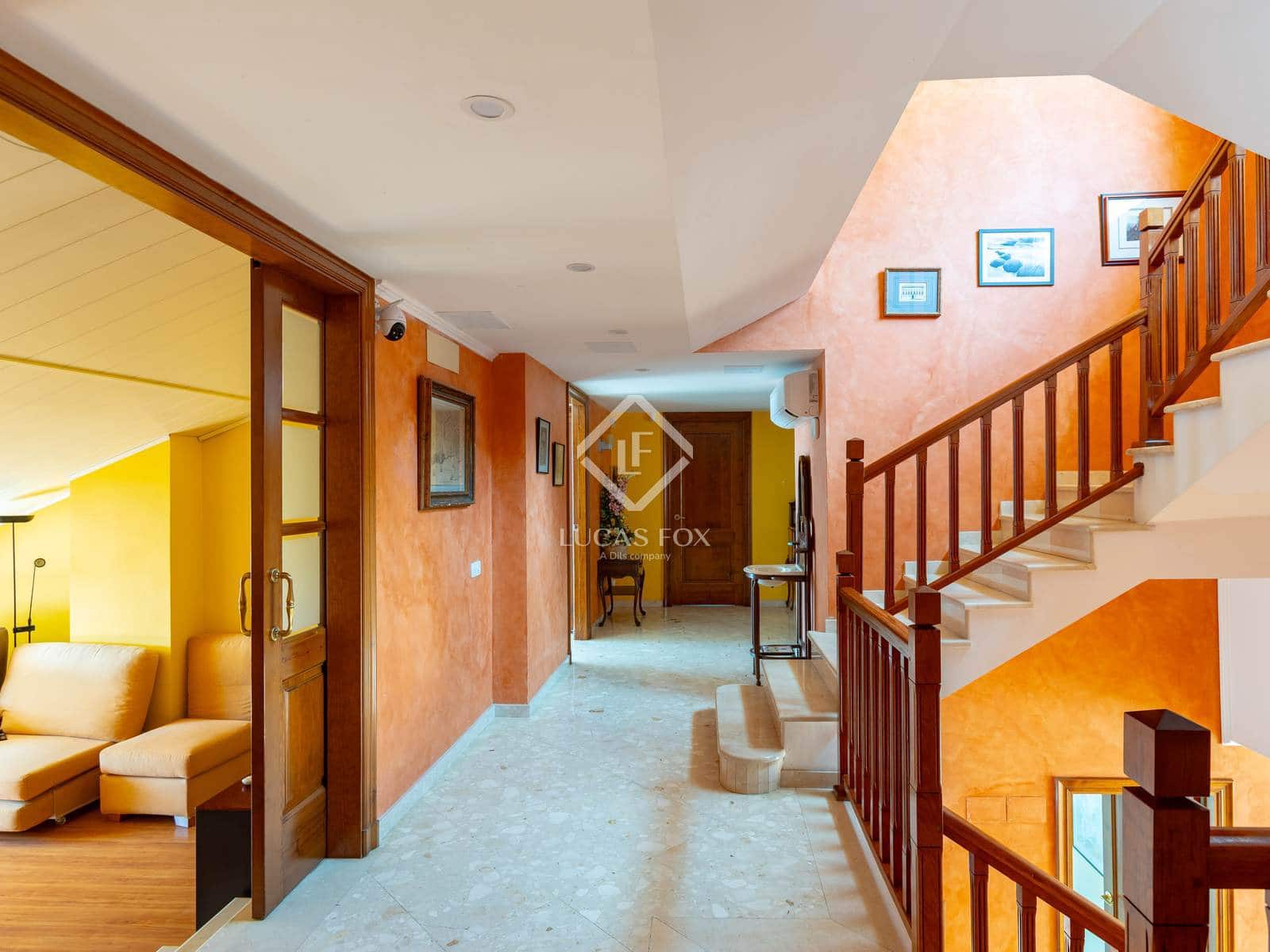 9 soverom Villa til salgs i Badalona med svømmebasseng garasje - € 1 850 000 (Ref: 9158268)