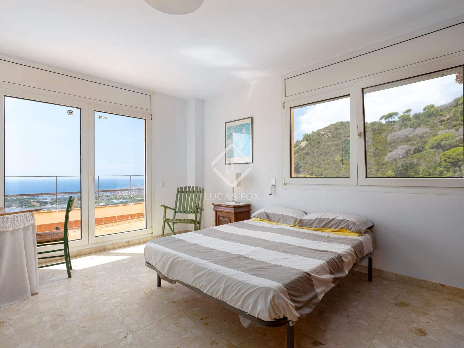 9 soverom Villa til salgs i Badalona med svømmebasseng garasje - € 1 850 000 (Ref: 9158268)