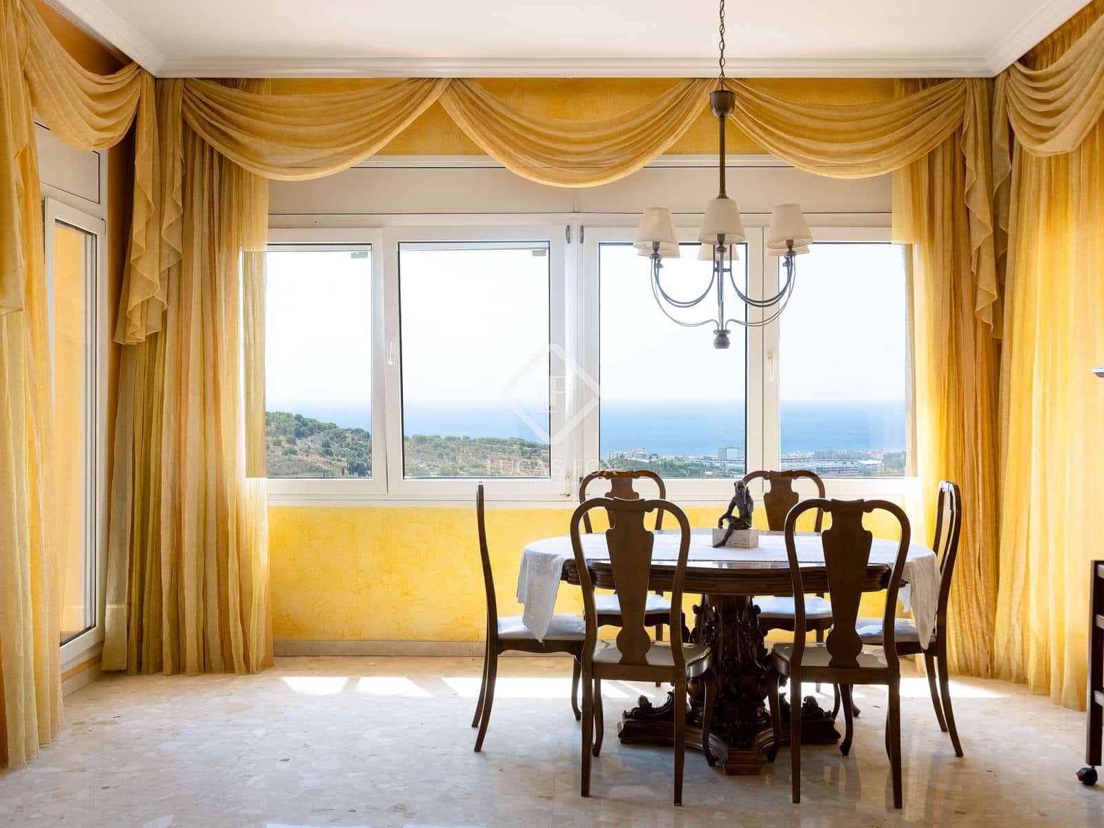 9 soverom Villa til salgs i Badalona med svømmebasseng garasje - € 1 850 000 (Ref: 9158268)