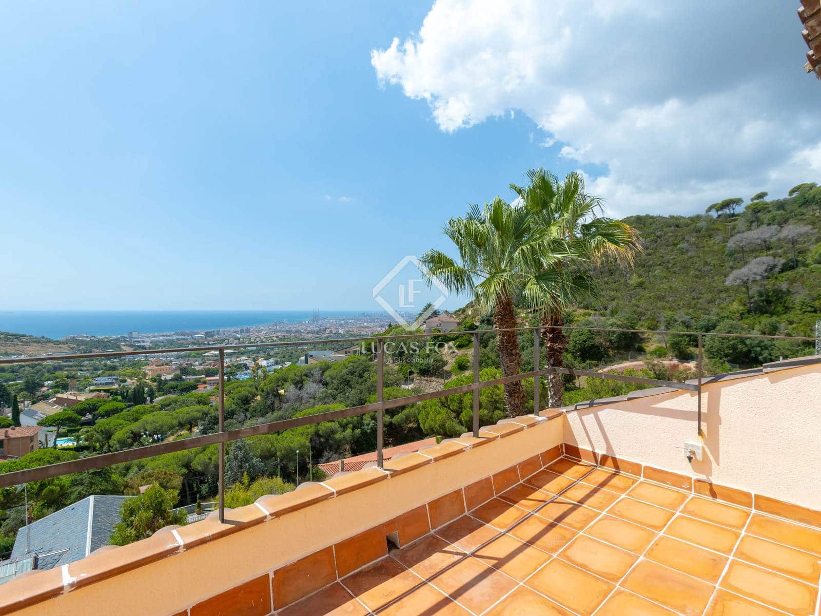 9 soverom Villa til salgs i Badalona med svømmebasseng garasje - € 1 850 000 (Ref: 9158268)