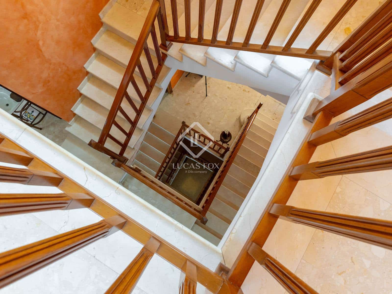 9 soverom Villa til salgs i Badalona med svømmebasseng garasje - € 1 850 000 (Ref: 9158268)