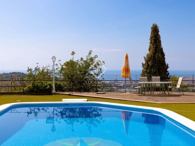 9 soverom Villa til salgs i Badalona med svømmebasseng garasje - € 1 850 000 (Ref: 9158268)