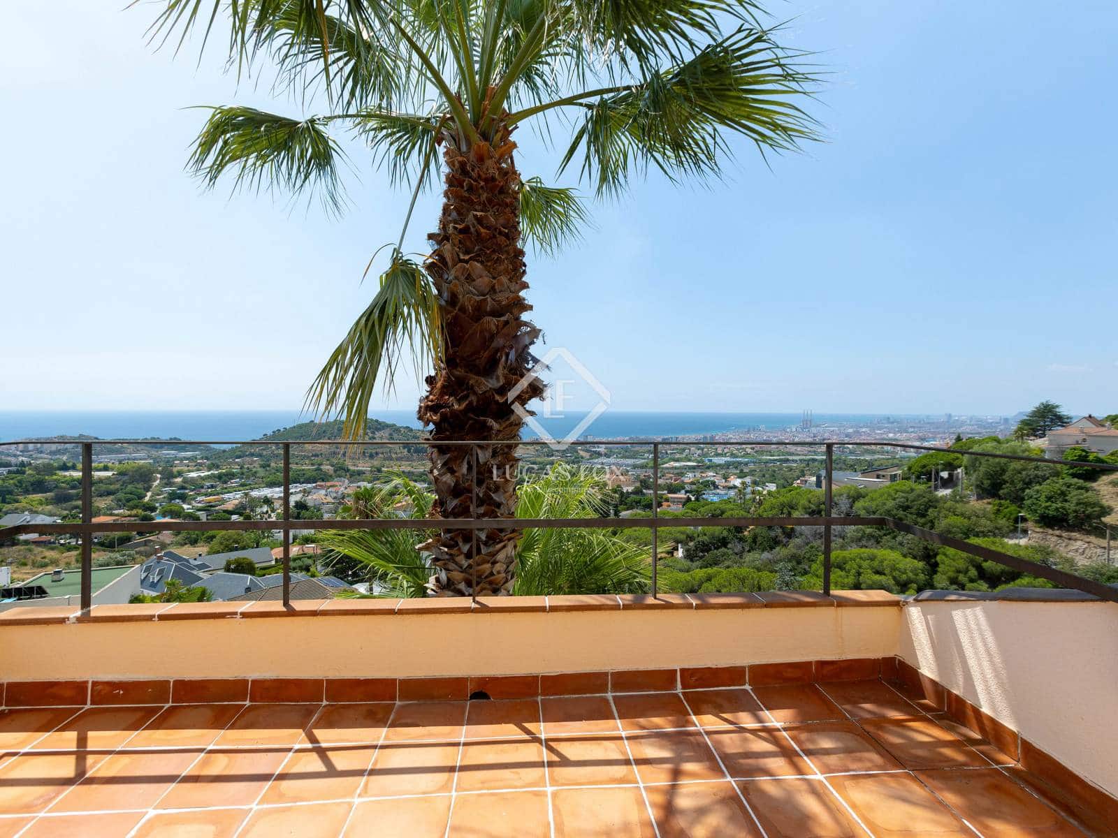 9 soverom Villa til salgs i Badalona med svømmebasseng garasje - € 1 850 000 (Ref: 9158268)