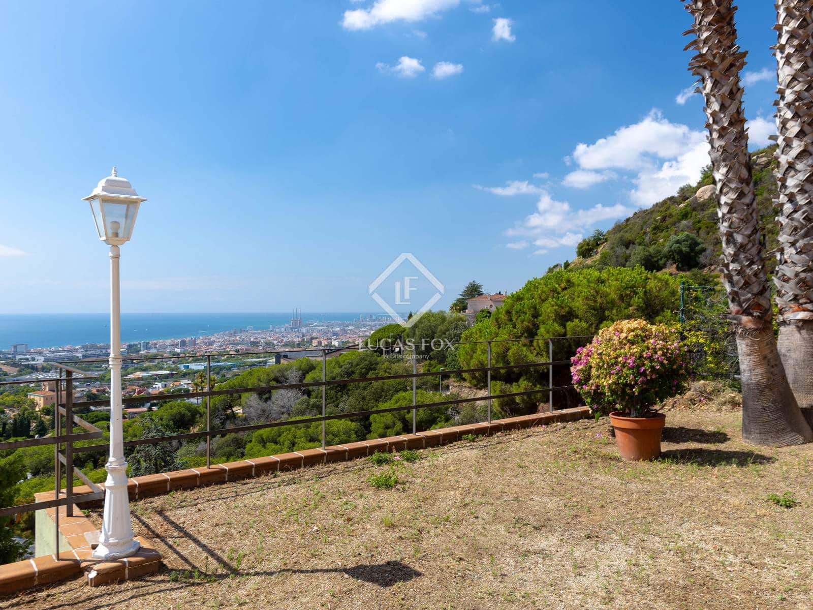 9 soverom Villa til salgs i Badalona med svømmebasseng garasje - € 1 850 000 (Ref: 9158268)