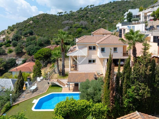 9 soverom Villa til salgs i Badalona med svømmebasseng garasje - € 1 850 000 (Ref: 9158268)