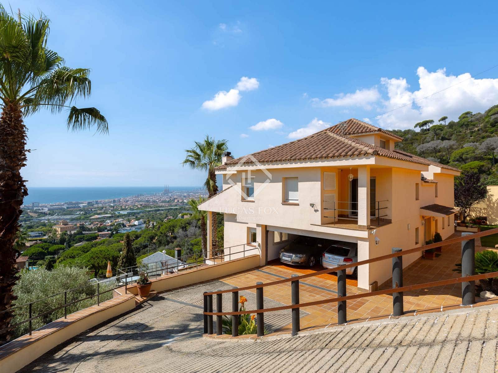 9 soverom Villa til salgs i Badalona med svømmebasseng garasje - € 1 850 000 (Ref: 9158268)