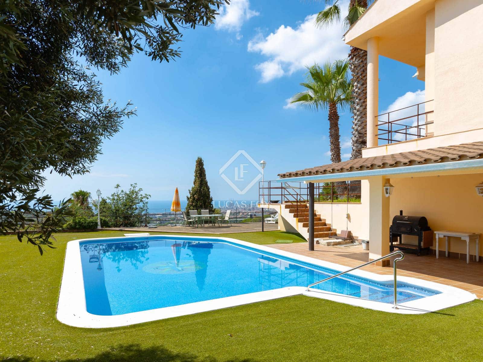 9 soverom Villa til salgs i Badalona med svømmebasseng garasje - € 1 850 000 (Ref: 9158268)