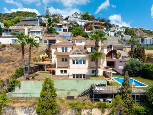 9 soverom Villa til salgs i Badalona med svømmebasseng garasje - € 1 850 000 (Ref: 9158268)