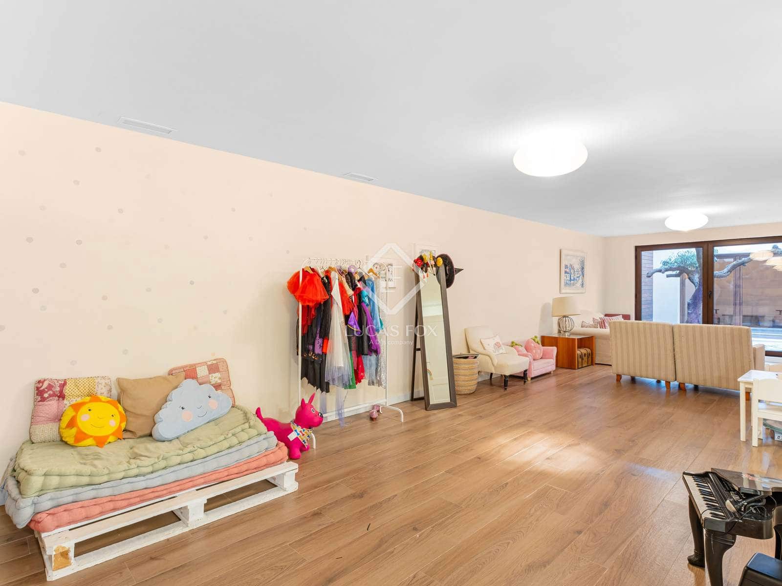 5 slaapkamer Villa te koop in Alicante stad met zwembad garage - € 1.640.000 (Ref: 9158380)