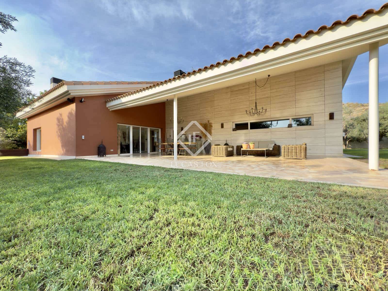 5 slaapkamer Villa te koop in Alicante stad met zwembad garage - € 1.640.000 (Ref: 9158380)