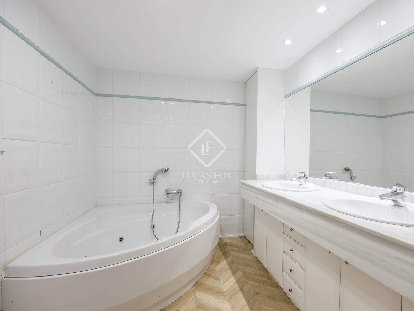 4 camera da letto Appartamento da affittare in Valencia citta con garage - 3.500 € (Rif: 9158712)