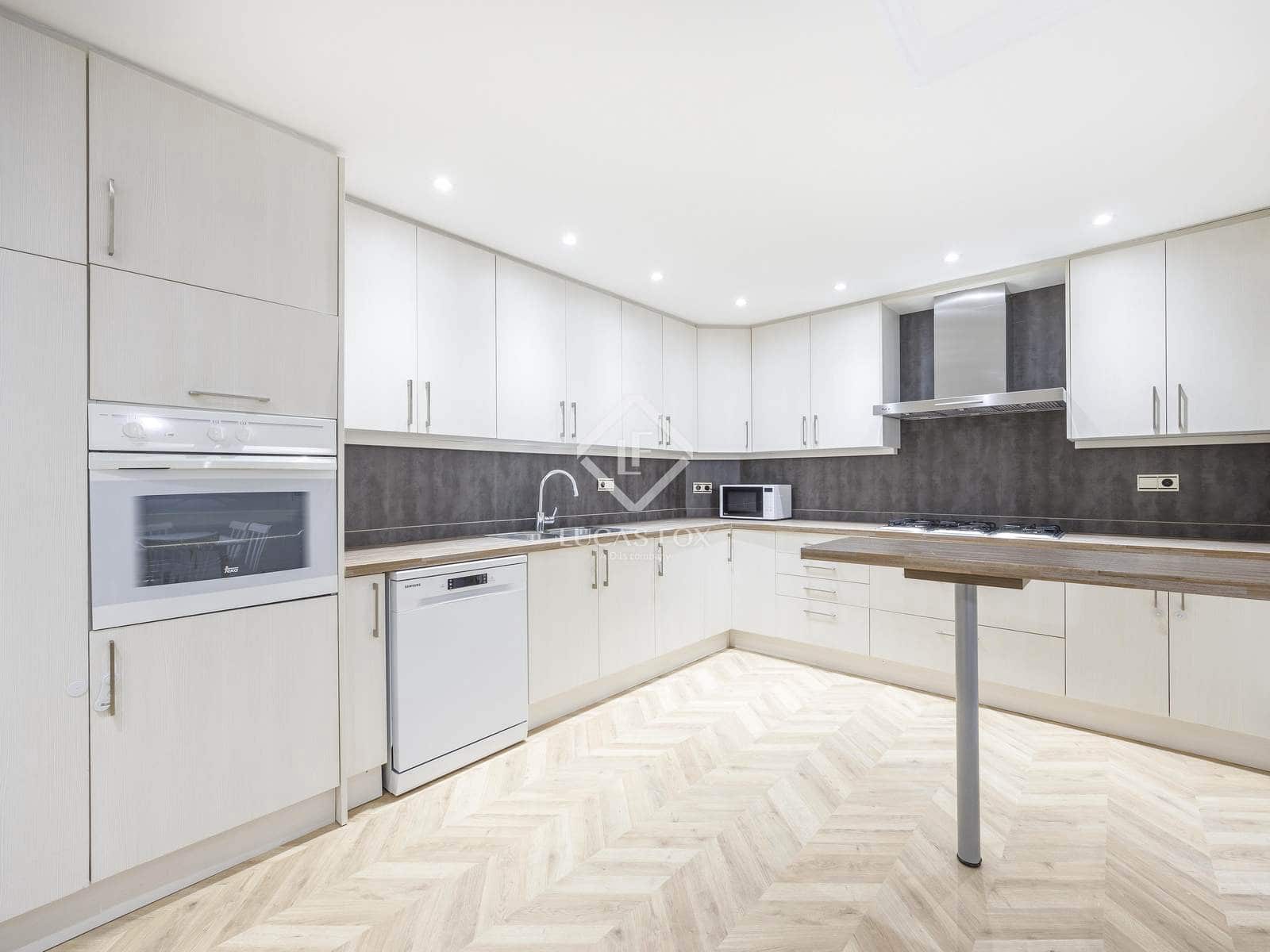 4 camera da letto Appartamento da affittare in Valencia citta con garage - 3.500 € (Rif: 9158712)