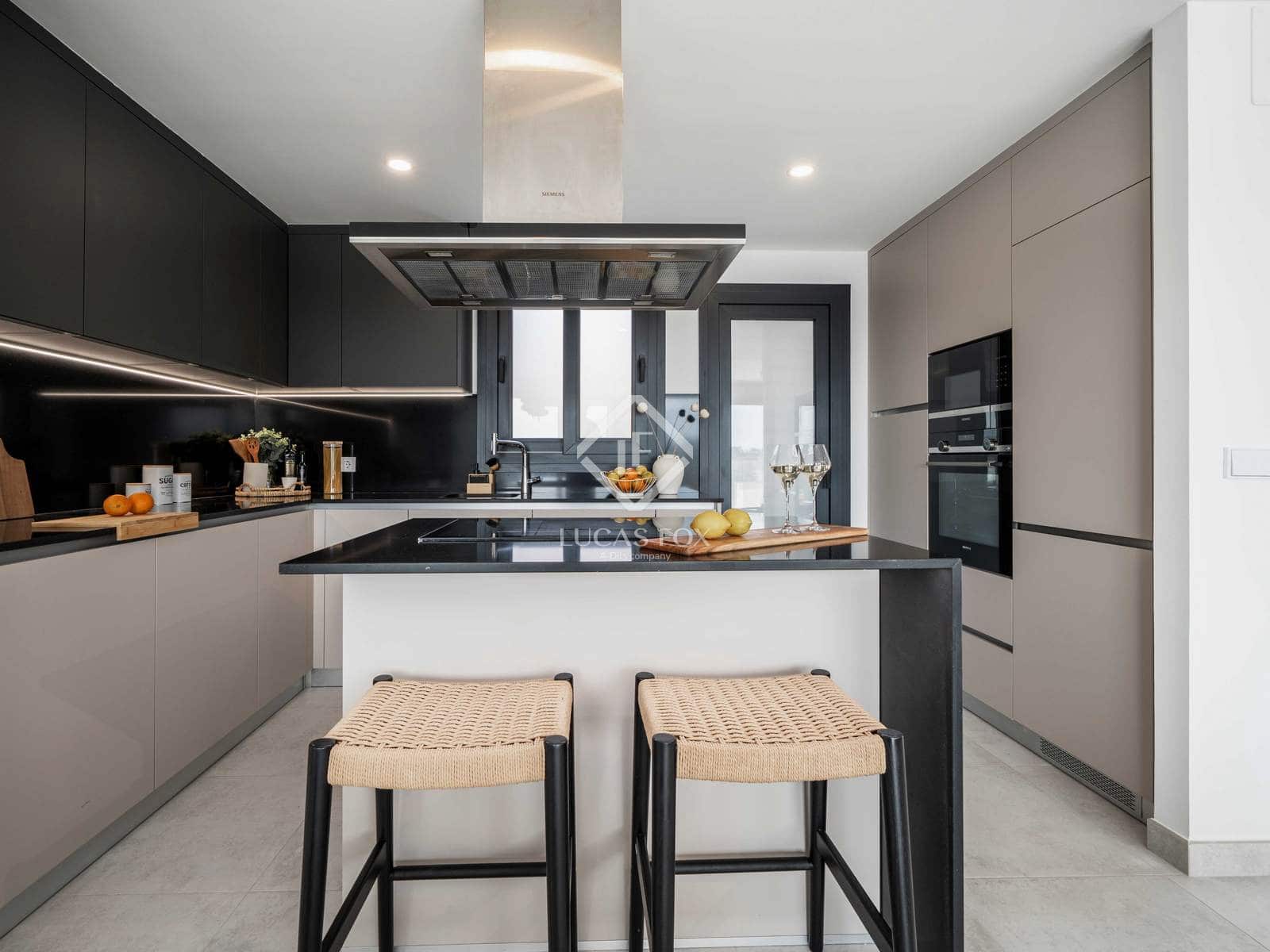 2 chambre Penthouse à vendre à Estepona avec piscine garage - 960 000 € (Ref: 9159071)