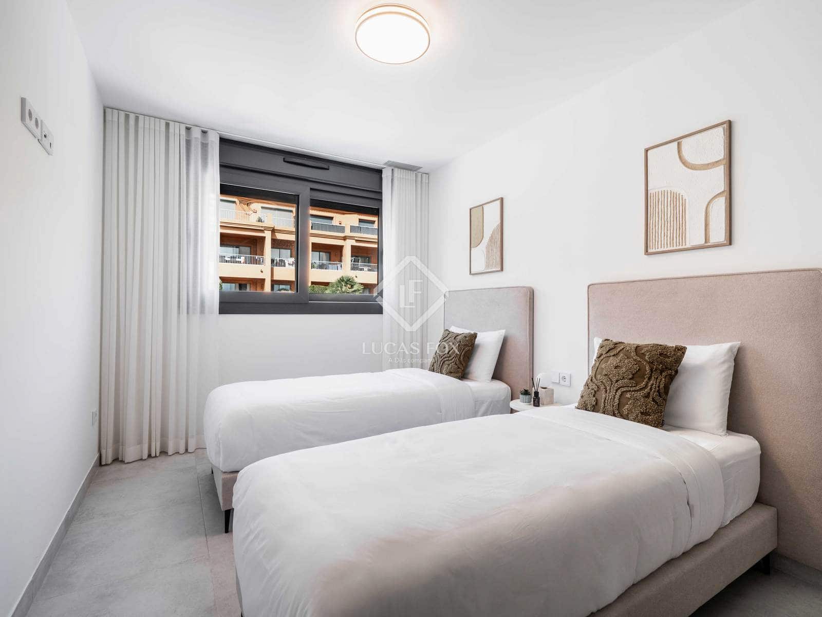 2 chambre Penthouse à vendre à Estepona avec piscine garage - 960 000 € (Ref: 9159071)