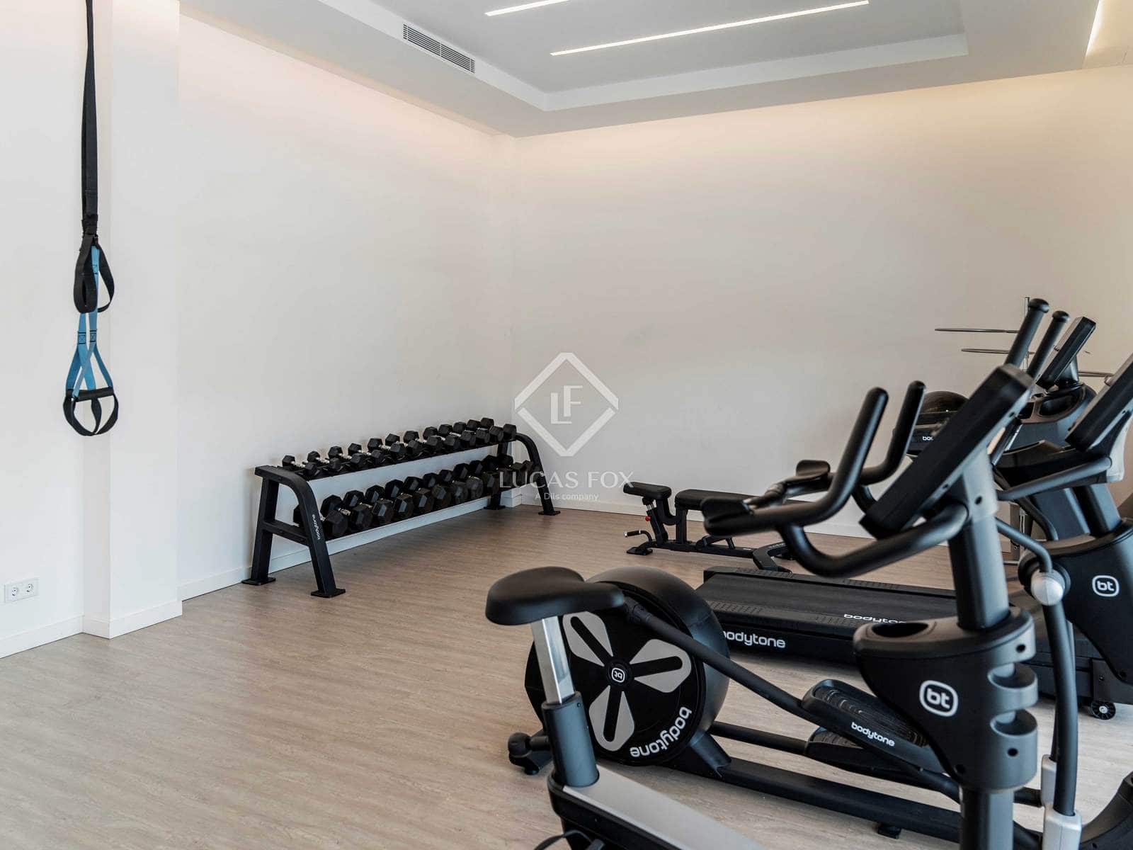 2 chambre Penthouse à vendre à Estepona avec piscine garage - 960 000 € (Ref: 9159071)