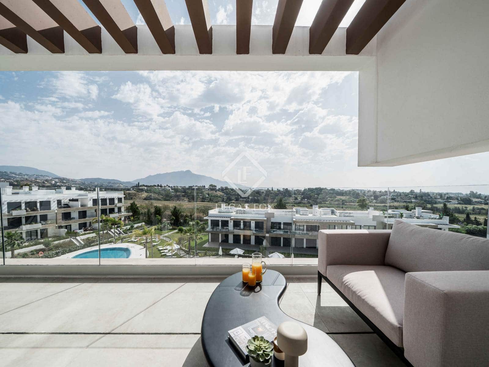 2 chambre Penthouse à vendre à Estepona avec piscine garage - 960 000 € (Ref: 9159071)