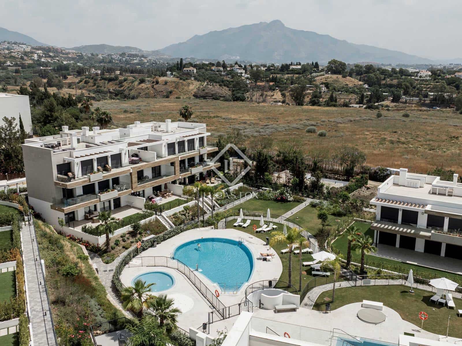 2 chambre Penthouse à vendre à Estepona avec piscine garage - 960 000 € (Ref: 9159071)