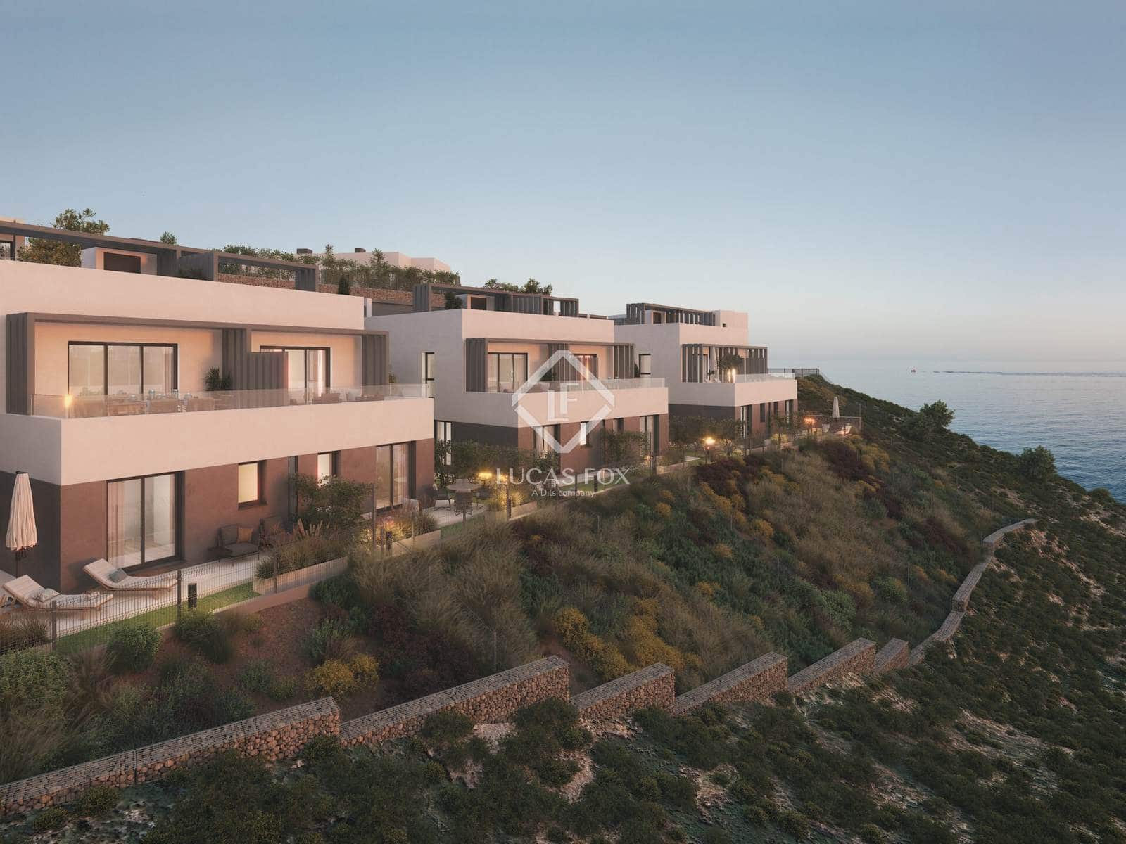 3 bedroom Villa for sale in Caleta de Velez with pool garage - € 390,000 (Ref: 9159946)