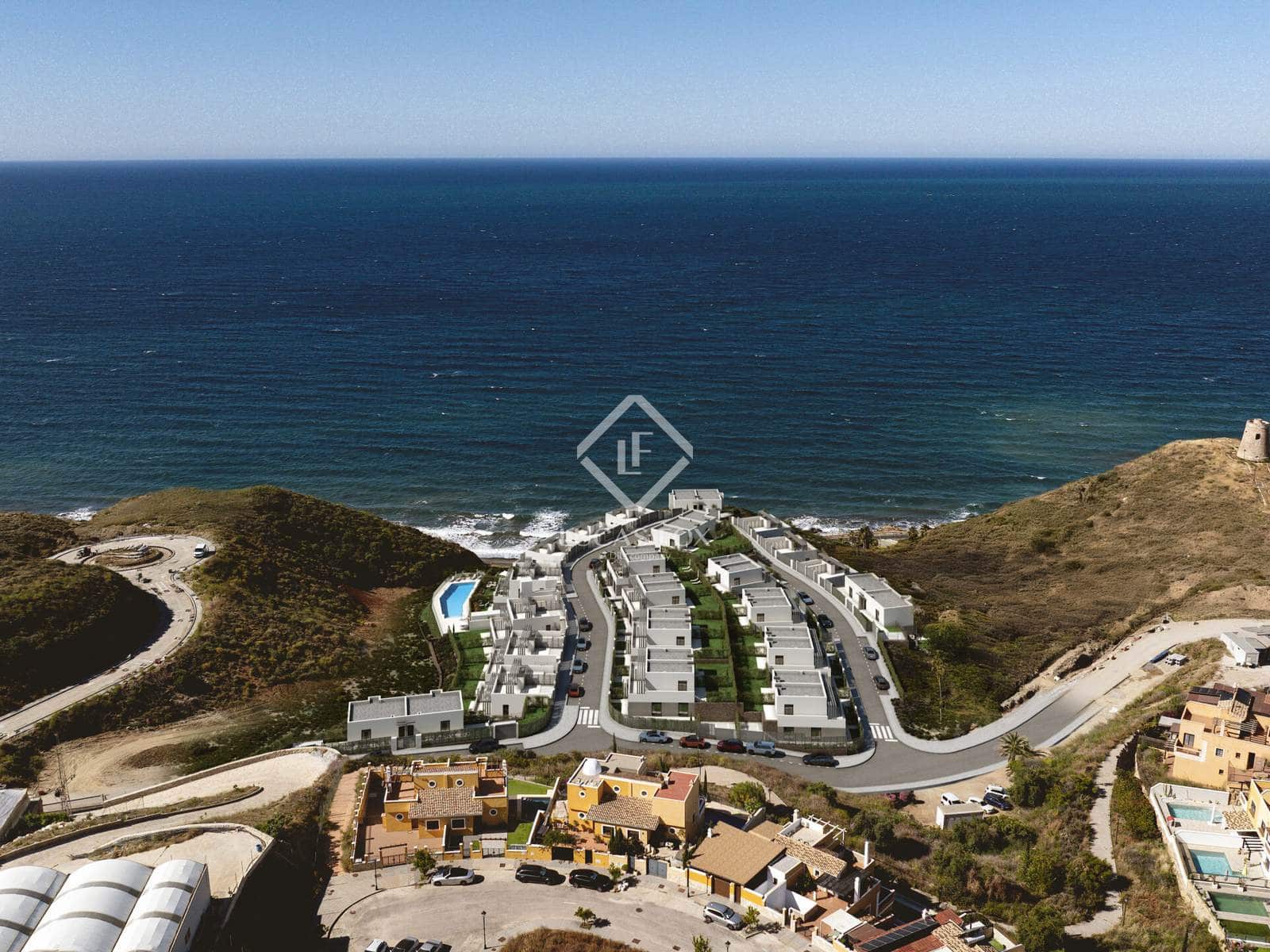 3 bedroom Villa for sale in Caleta de Velez with pool garage - € 390,000 (Ref: 9159946)