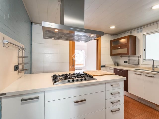 3 soveværelse Lejlighed til salg i Barcelona by - € 599.000 (Ref: 9160516)