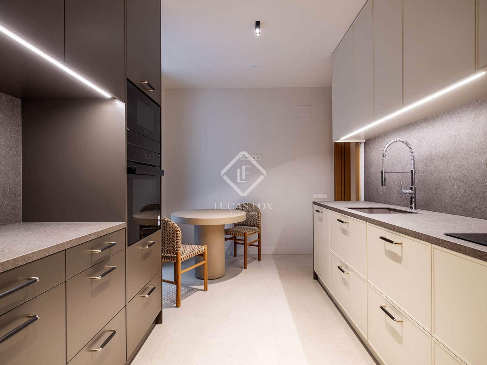 3 soveværelse Lejlighed til leje i Barcelona by med swimmingpool garage - € 4.500 (Ref: 9160518)