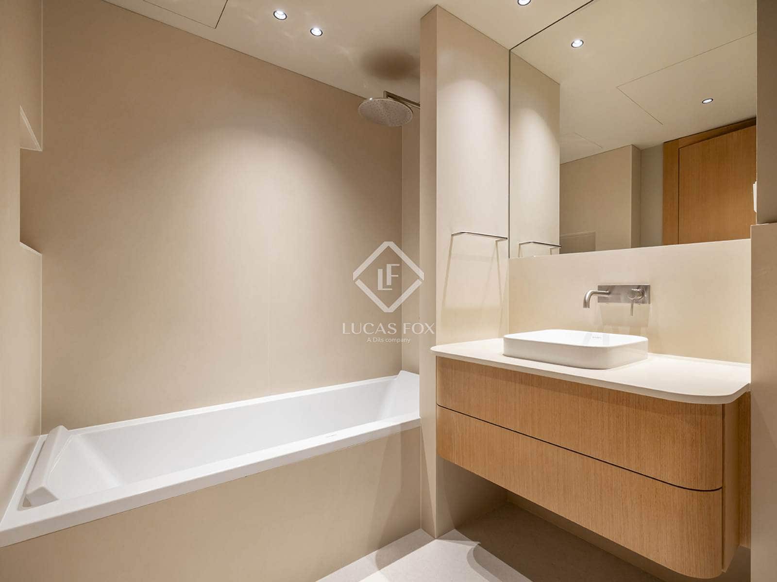 3 soveværelse Lejlighed til leje i Barcelona by med swimmingpool garage - € 4.500 (Ref: 9160518)