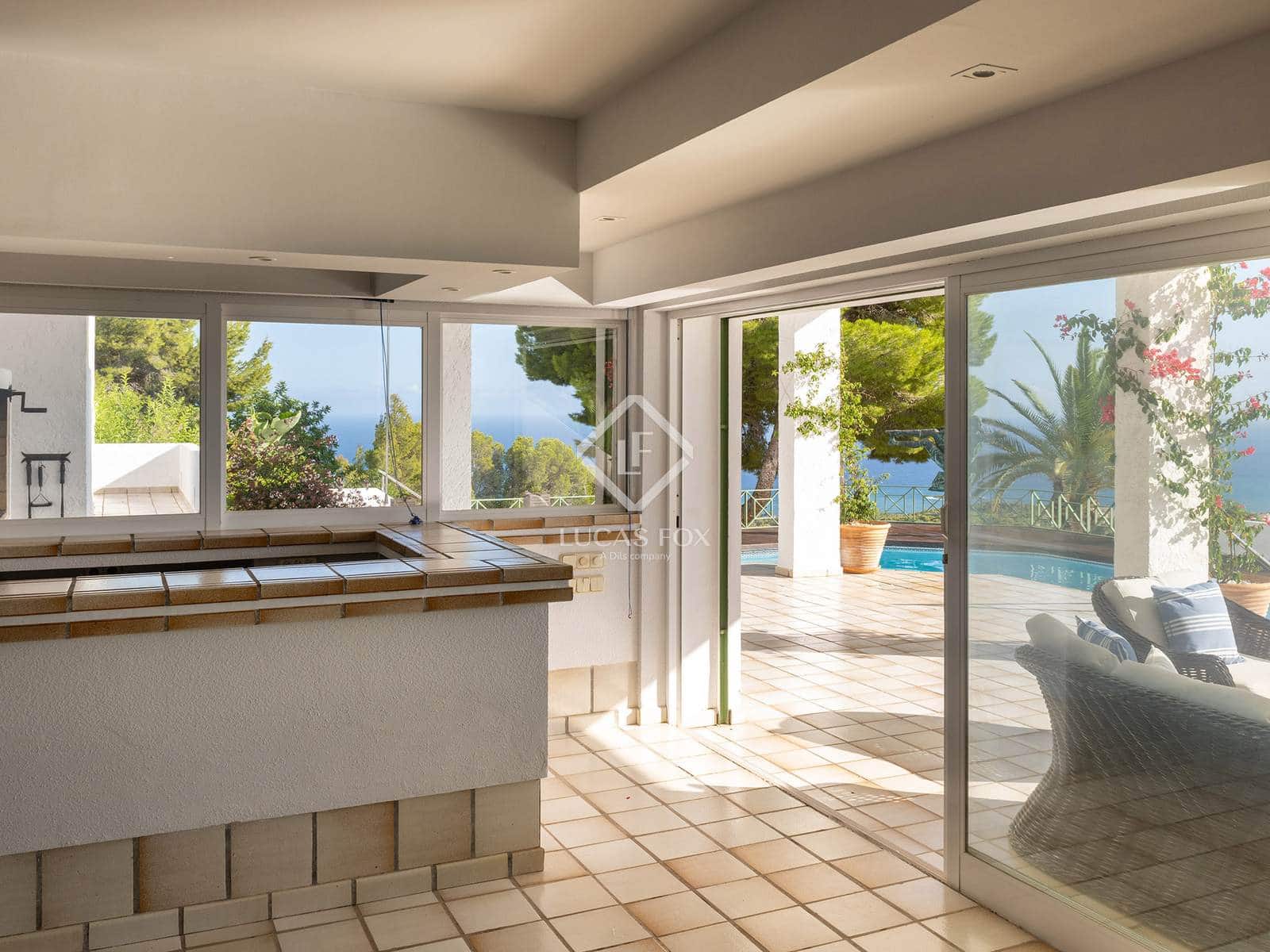 7 bedroom Villa for sale in Altea with pool garage - € 2,100,000 (Ref: 9160656)