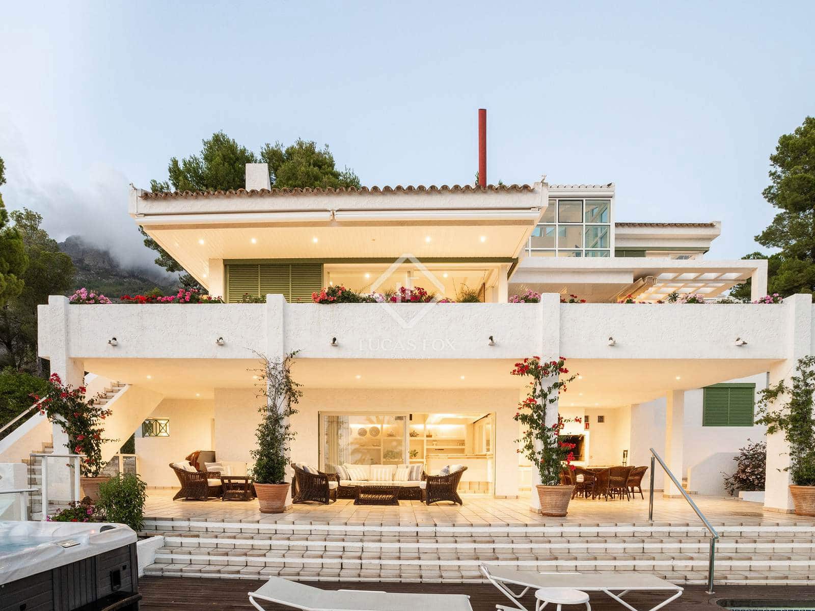 7 bedroom Villa for sale in Altea with pool garage - € 2,100,000 (Ref: 9160656)