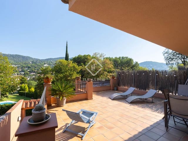 4 bedroom Villa for sale in Cabrils with garage - € 665,000 (Ref: 9162523)