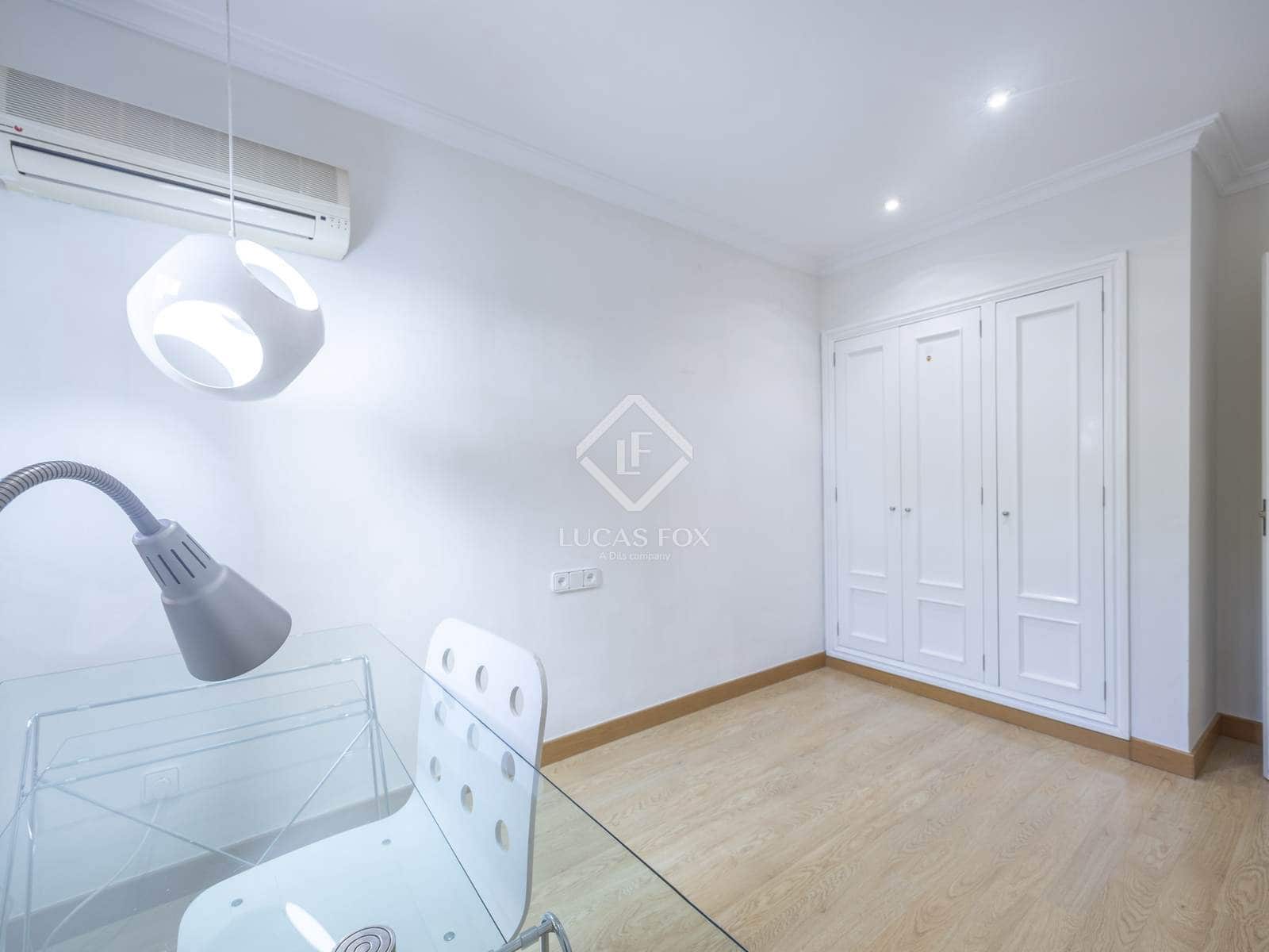 5 sypialnia Willa do wynajęcia w Rocafort z basenem garażem - 2 900 € (Ref: 9162754)