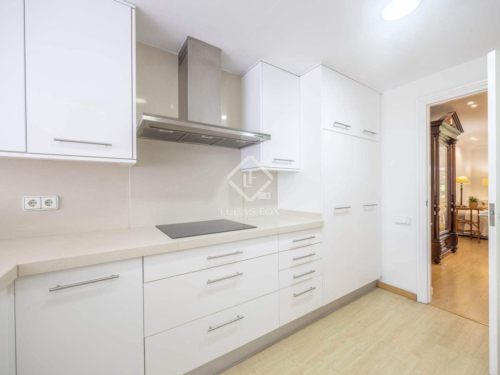 5 sypialnia Willa do wynajęcia w Rocafort z basenem garażem - 2 900 € (Ref: 9162754)