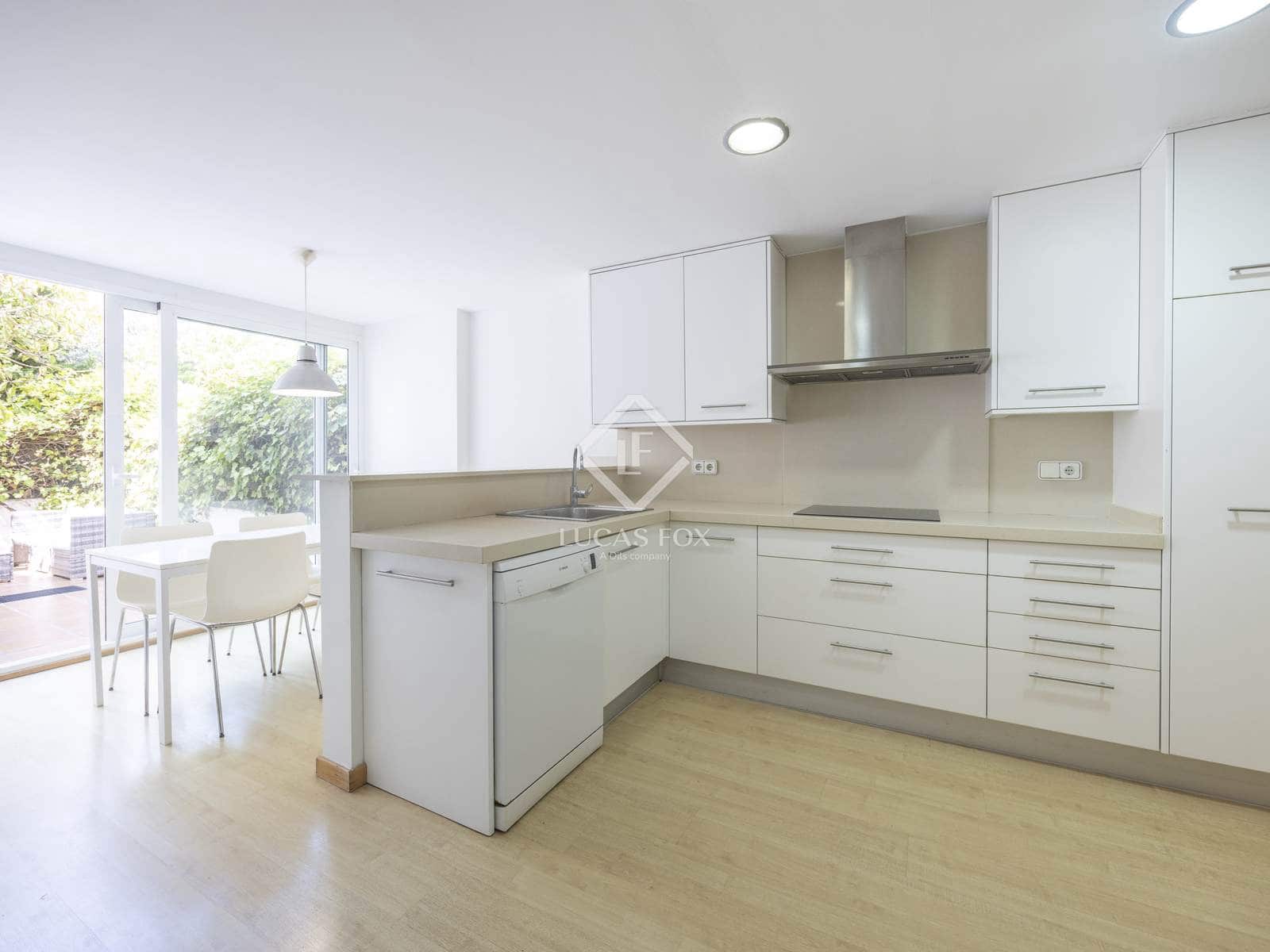5 sypialnia Willa do wynajęcia w Rocafort z basenem garażem - 2 900 € (Ref: 9162754)